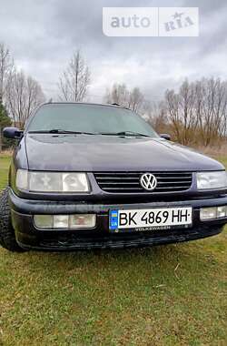Универсал Volkswagen Passat 1994 в Радивилове