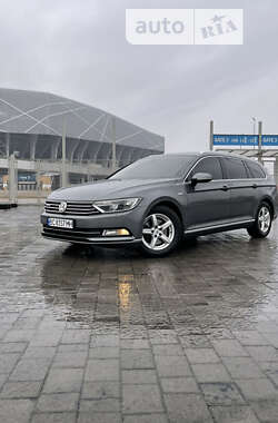 Универсал Volkswagen Passat 2015 в Львове