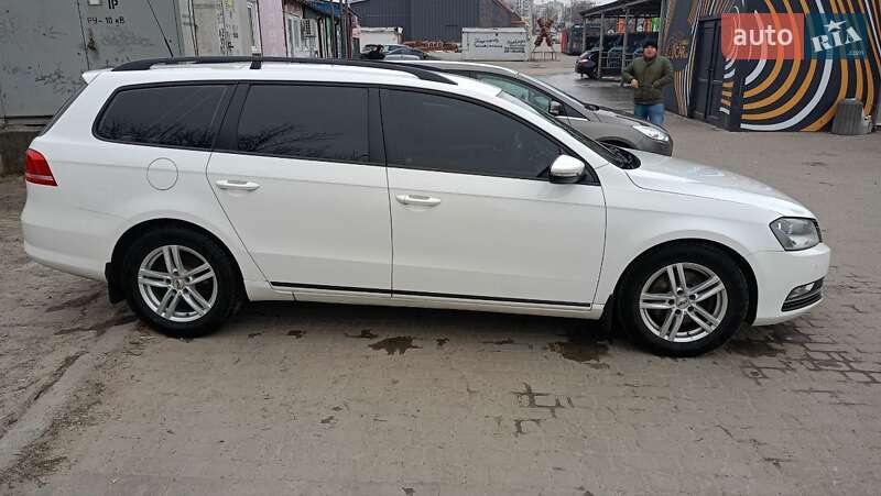 Универсал Volkswagen Passat 2011 в Ирпене