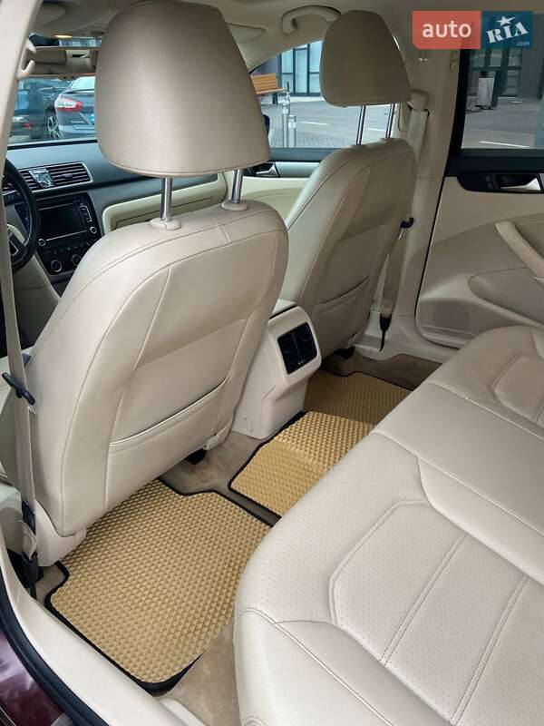 Седан Volkswagen Passat 2013 в Києві