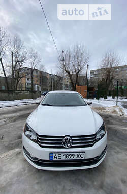 Седан Volkswagen Passat 2013 в Дніпрі