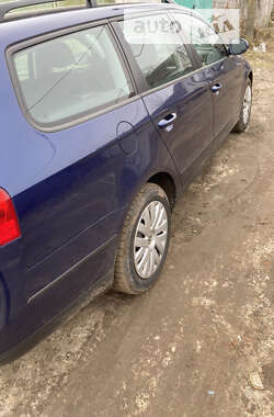 Універсал Volkswagen Passat 2008 в Харкові