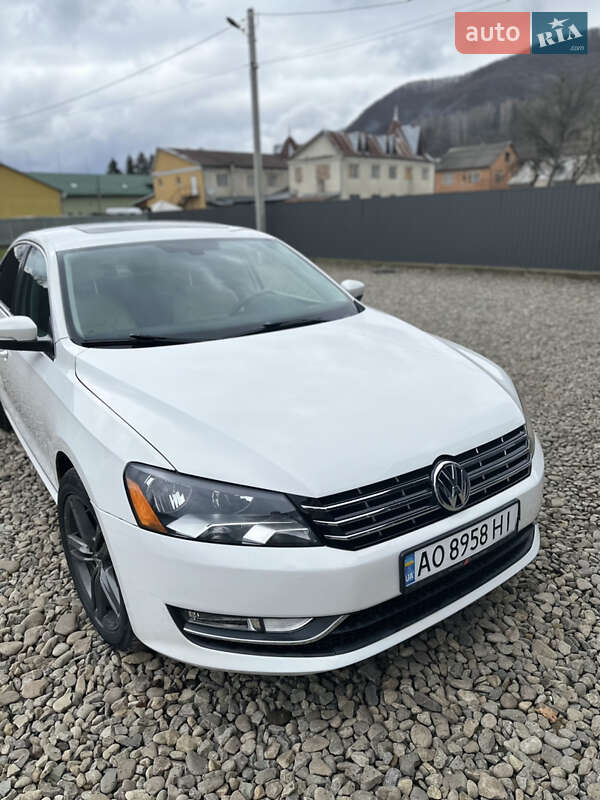 Седан Volkswagen Passat 2012 в Тячеве