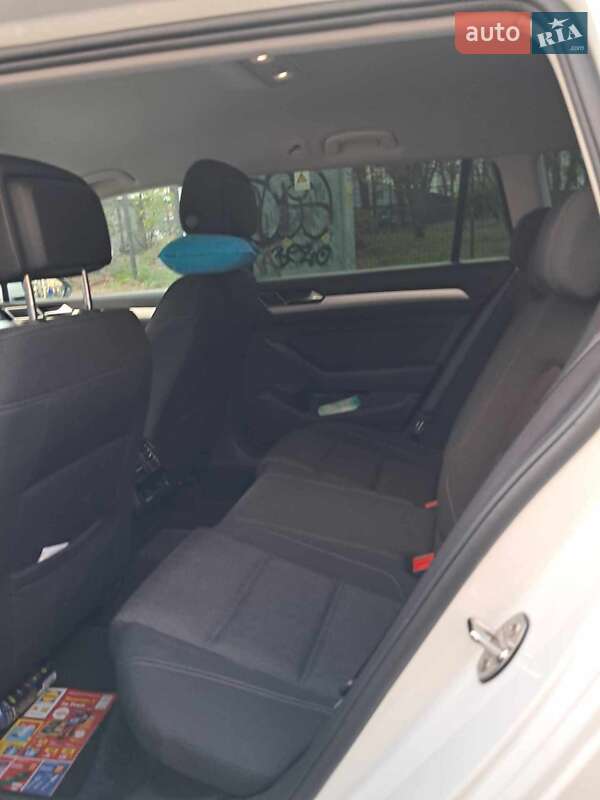 Універсал Volkswagen Passat 2017 в Києві