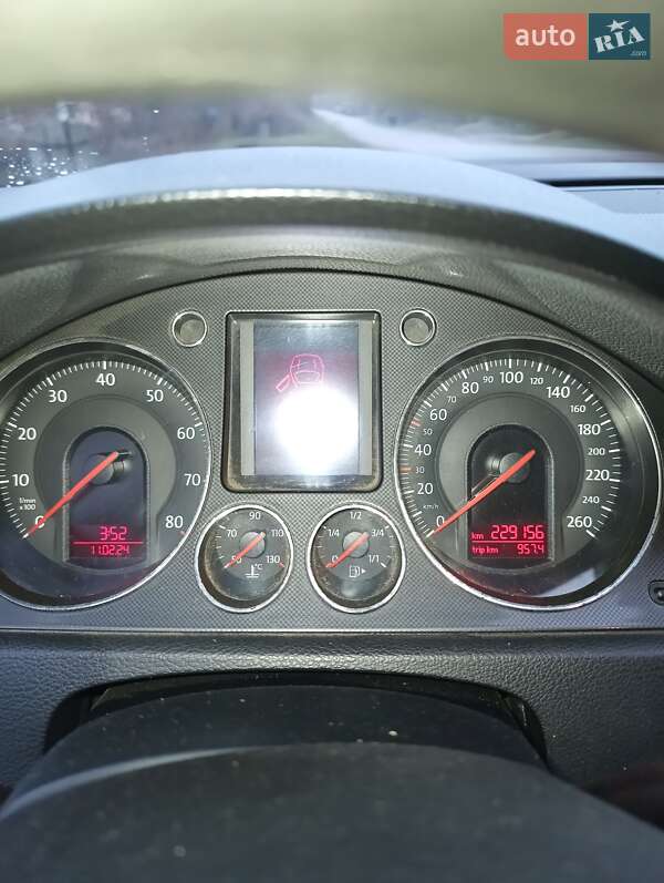 Седан Volkswagen Passat 2006 в Ольшанке