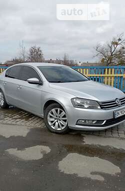 Седан Volkswagen Passat 2012 в Рокитному