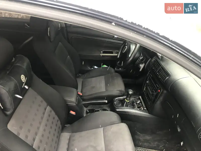 Седан Volkswagen Passat 2001 в 