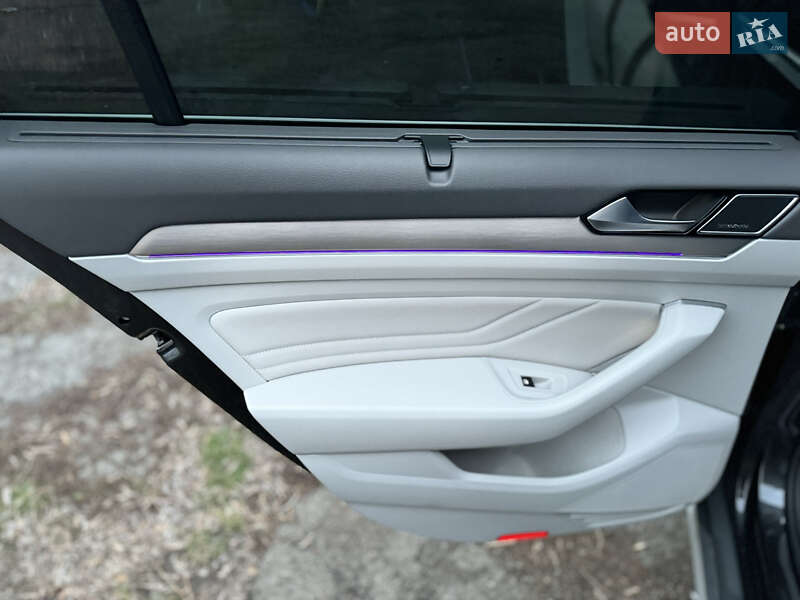 Универсал Volkswagen Passat 2022 в Одессе