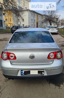 Седан Volkswagen Passat 2006 в Днепре