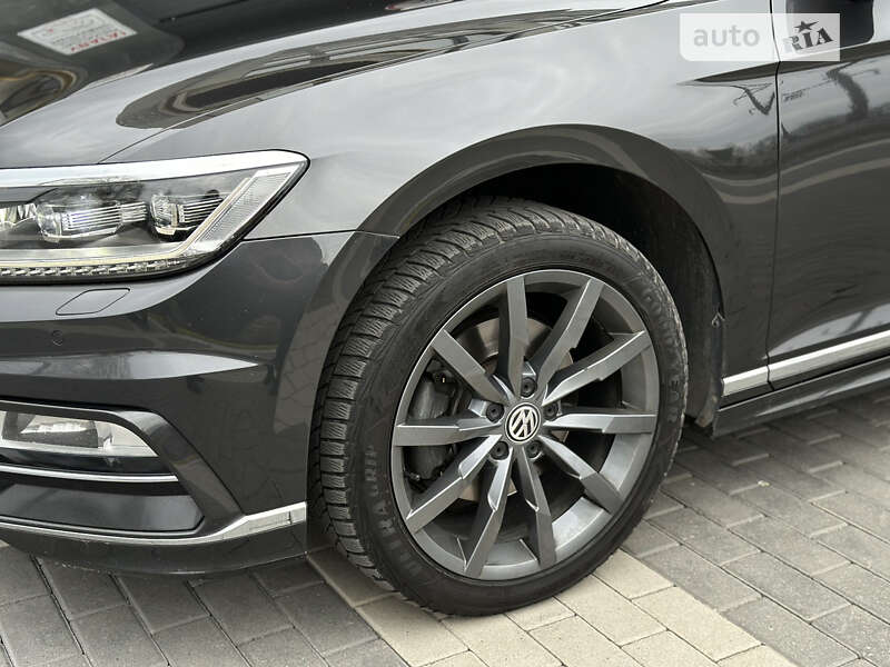 Седан Volkswagen Passat 2018 в Львове