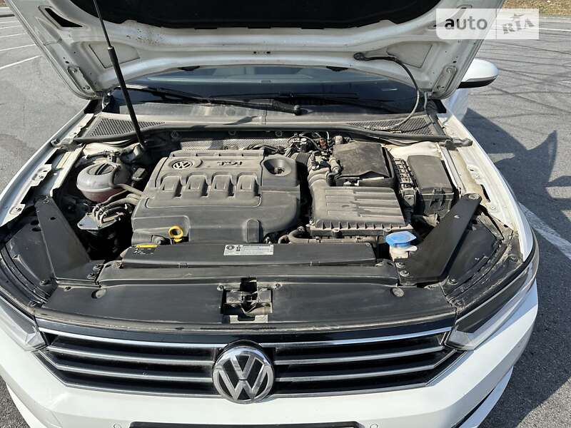 Универсал Volkswagen Passat 2016 в Полтаве