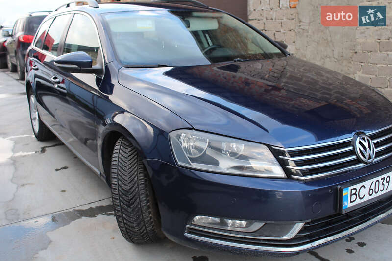 Універсал Volkswagen Passat 2011 в Кам'янці-Бузькій