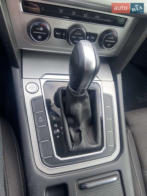 Универсал Volkswagen Passat 2015 в Виннице