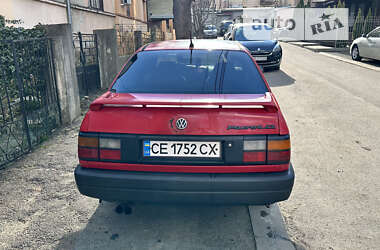 Седан Volkswagen Passat 1988 в Чернівцях