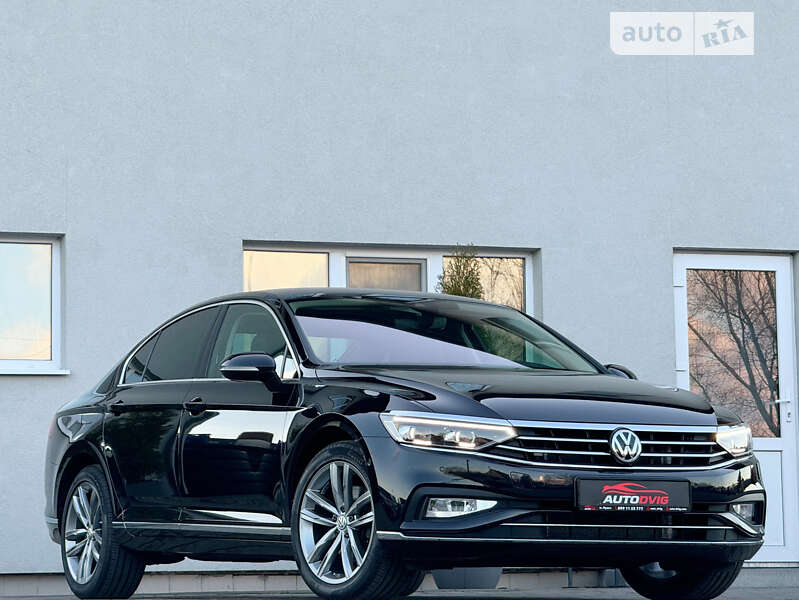 Седан Volkswagen Passat 2019 в Луцке