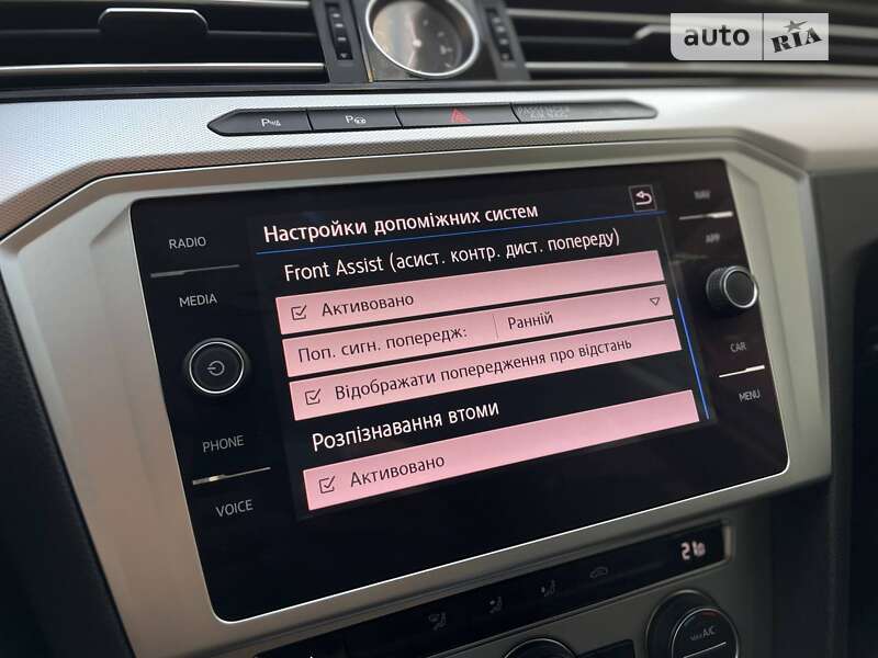 Седан Volkswagen Passat 2017 в Луцке