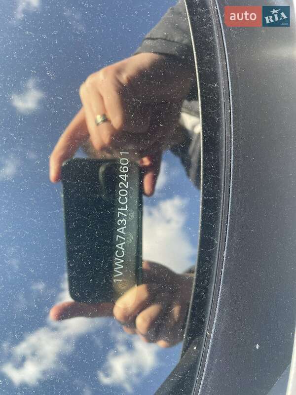 Седан Volkswagen Passat 2020 в Києві