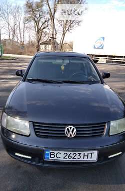 Седан Volkswagen Passat 2000 в Львове