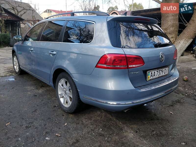 Універсал Volkswagen Passat 2013 в Ірпені