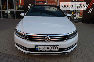 Седан Volkswagen Passat 2018 в Львові