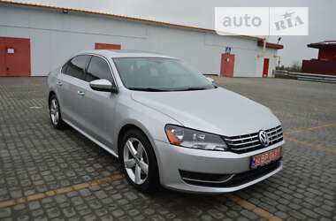 Седан Volkswagen Passat 2012 в Львове