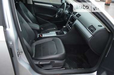 Седан Volkswagen Passat 2012 в Львове