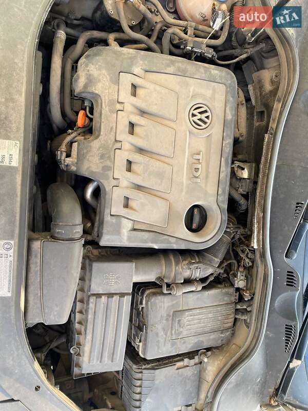 Універсал Volkswagen Passat 2012 в Сумах