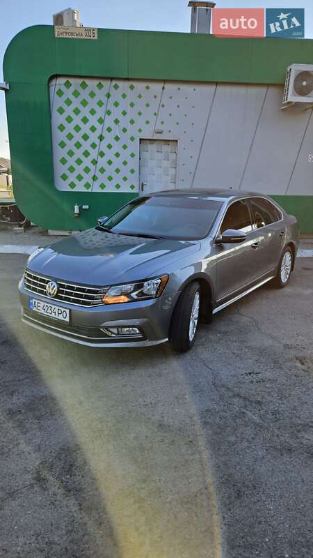 Седан Volkswagen Passat 2016 в Павлограде