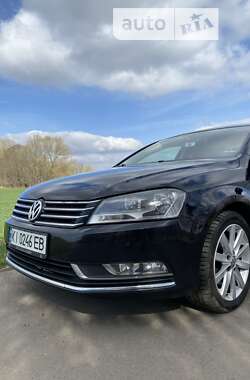 Универсал Volkswagen Passat 2014 в Киеве