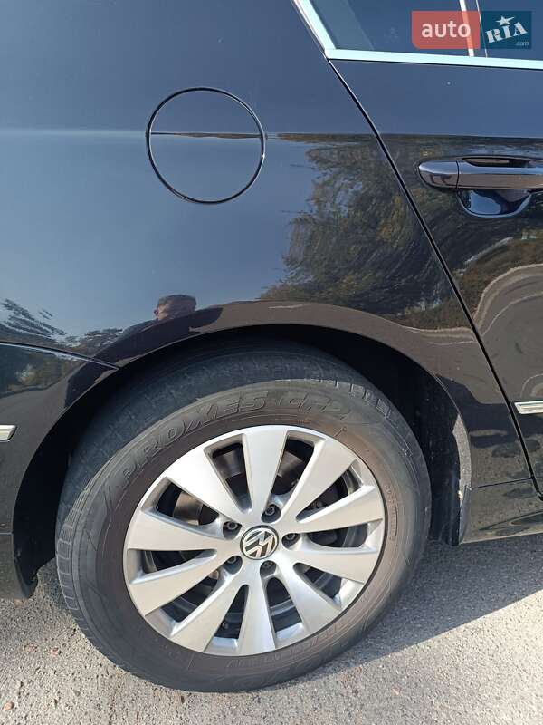 Седан Volkswagen Passat 2010 в Южноукраинске