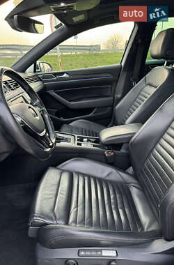 Седан Volkswagen Passat 2015 в Львове