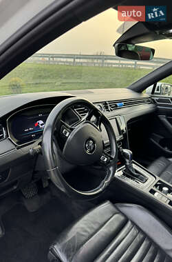 Седан Volkswagen Passat 2015 в Львове
