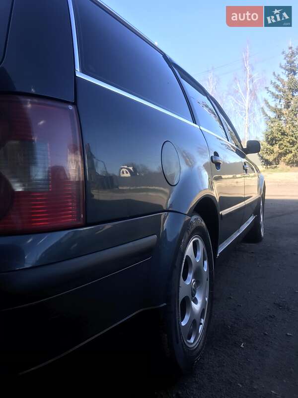 Универсал Volkswagen Passat 2001 в Городенке