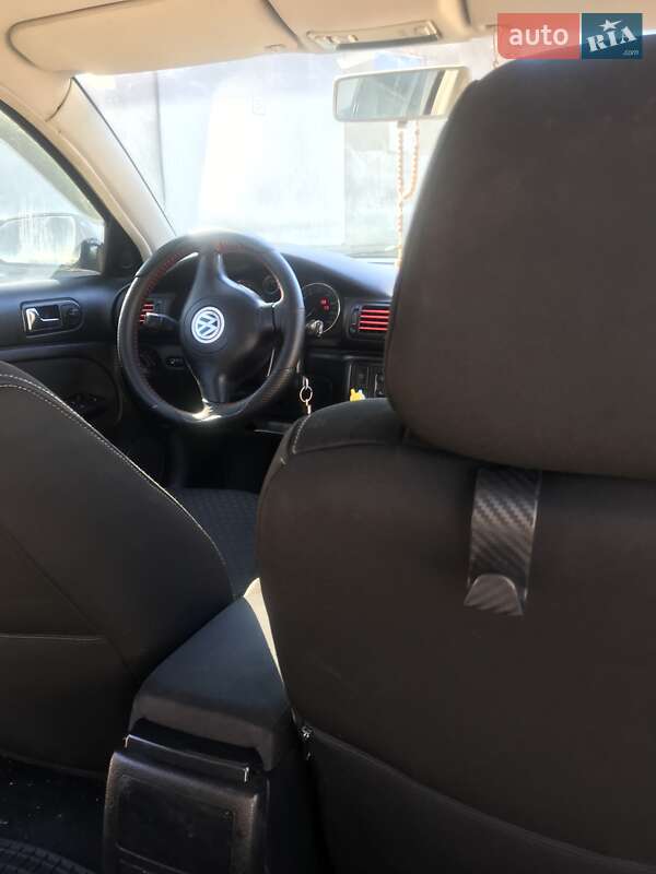 Универсал Volkswagen Passat 2001 в Городенке