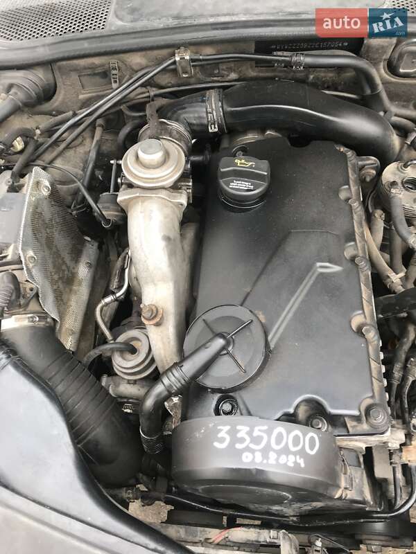 Универсал Volkswagen Passat 2001 в Городенке