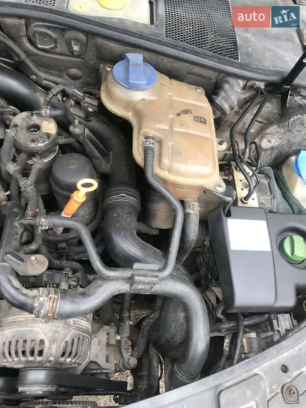 Универсал Volkswagen Passat 2001 в Городенке