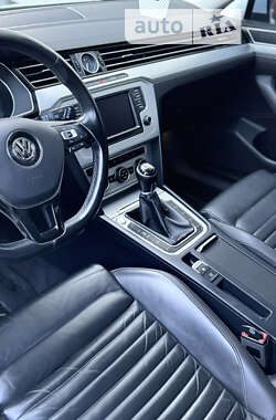 Універсал Volkswagen Passat 2014 в Чернівцях