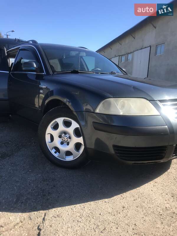 Универсал Volkswagen Passat 2001 в Городенке