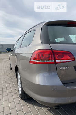 Универсал Volkswagen Passat 2011 в Золочеве