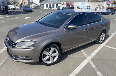 Седан Volkswagen Passat 2011 в Одесі