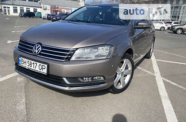 Седан Volkswagen Passat 2011 в Одесі