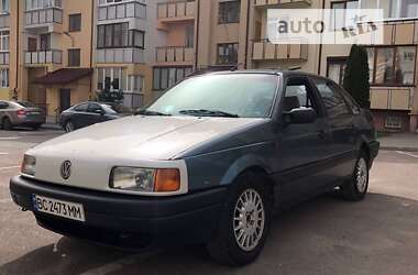 Седан Volkswagen Passat 1988 в Дрогобыче