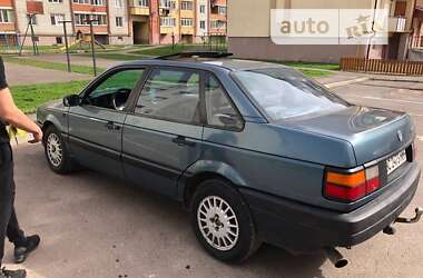 Седан Volkswagen Passat 1988 в Дрогобыче