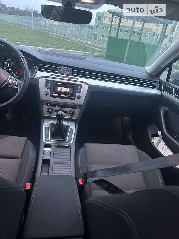 Универсал Volkswagen Passat 2017 в Киеве
