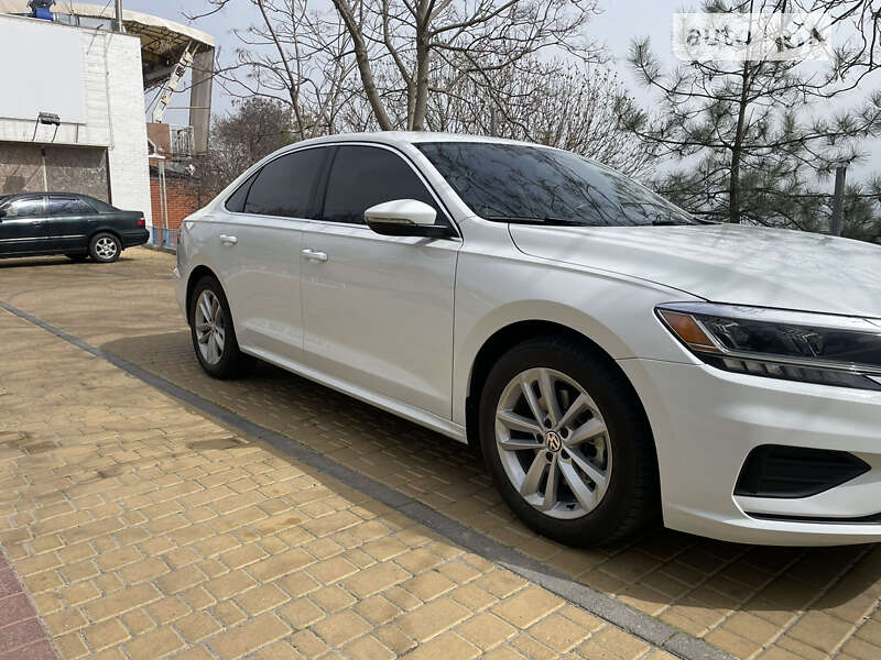 Седан Volkswagen Passat 2020 в Черноморске