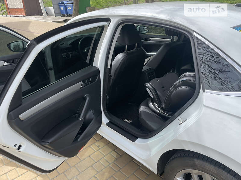 Седан Volkswagen Passat 2020 в Черноморске