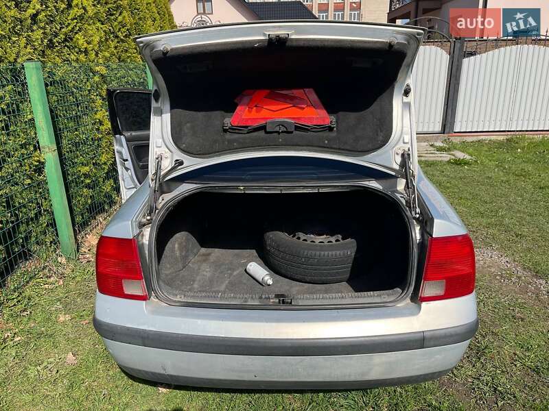 Седан Volkswagen Passat 1998 в Владимире