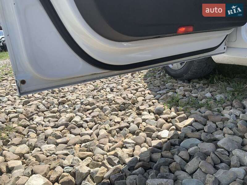 Седан Volkswagen Passat 2012 в Ивано-Франковске