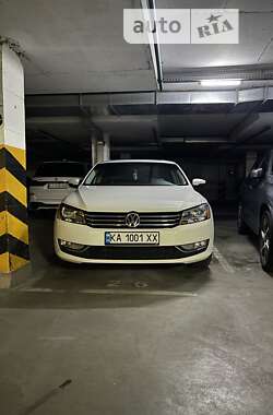 Седан Volkswagen Passat 2013 в Києві