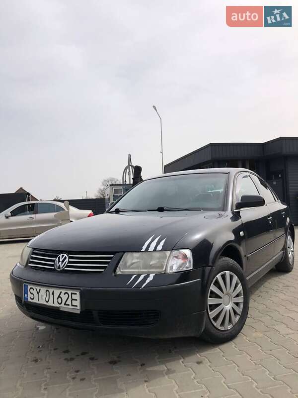 Седан Volkswagen Passat 1999 в Рокитному